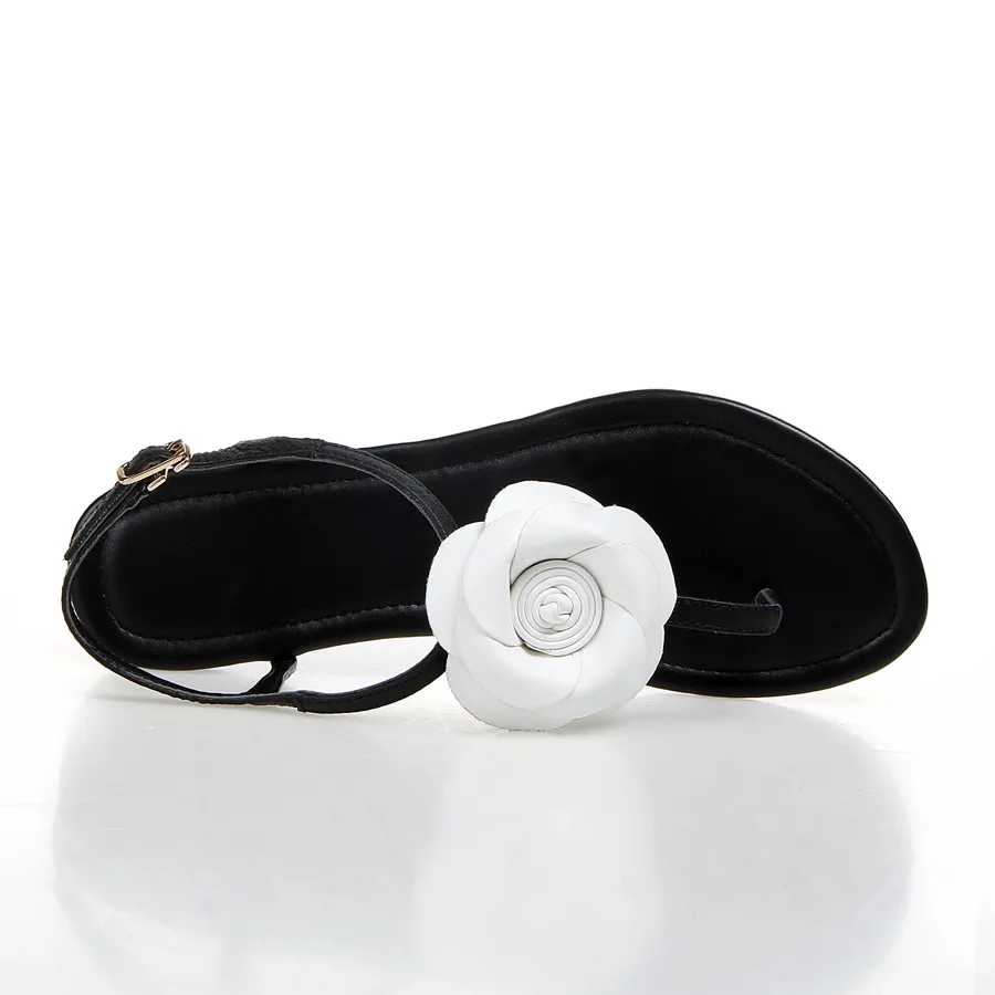Einzigartige Flache Sandalen mit Blumendruck