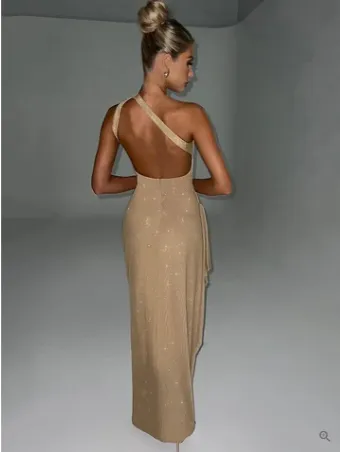 glänzendes rückenfreies Cocktailkleid mit Perlen