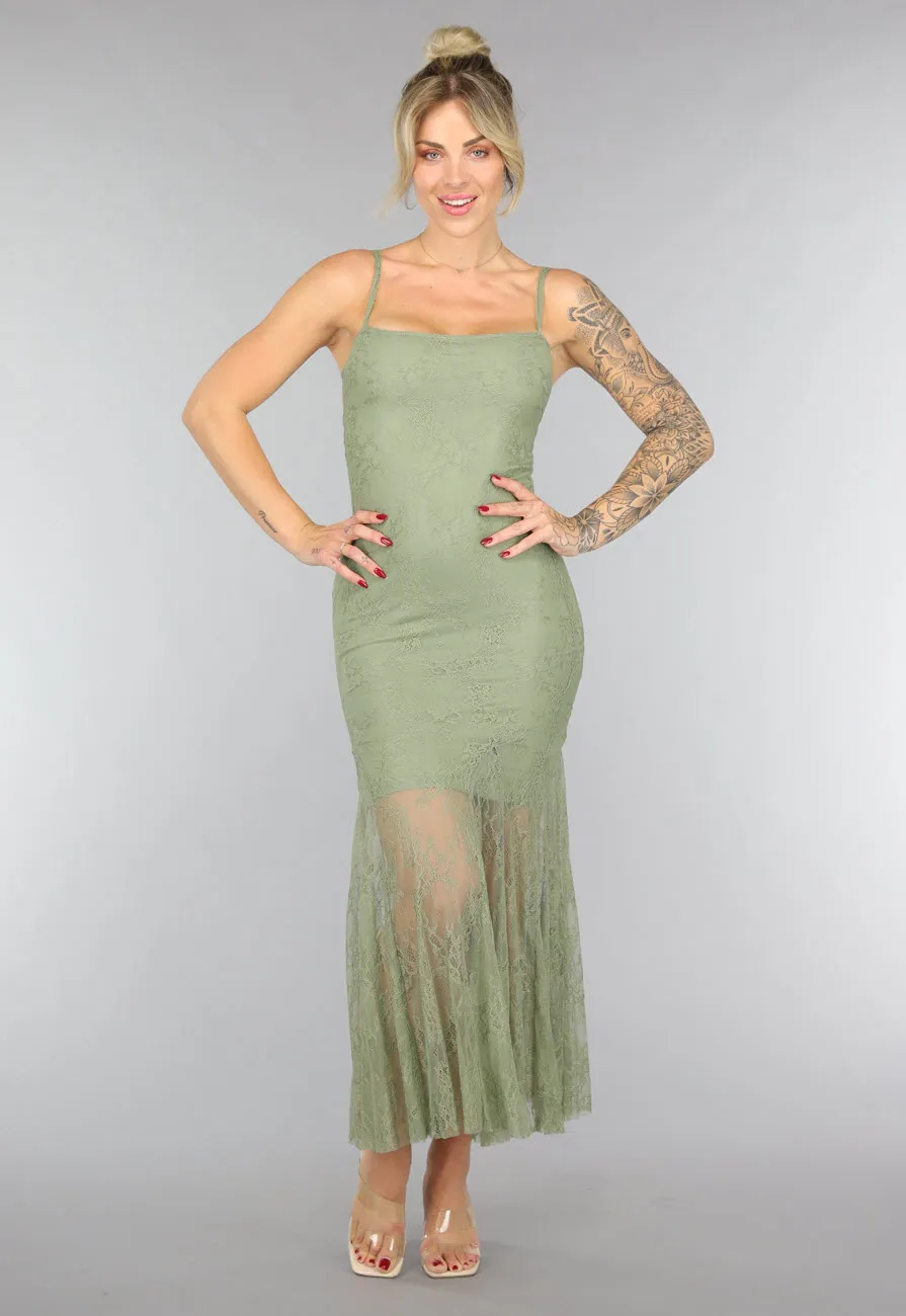Hellgrünes Maxikleid aus Spitze mit verstellbaren Trägern