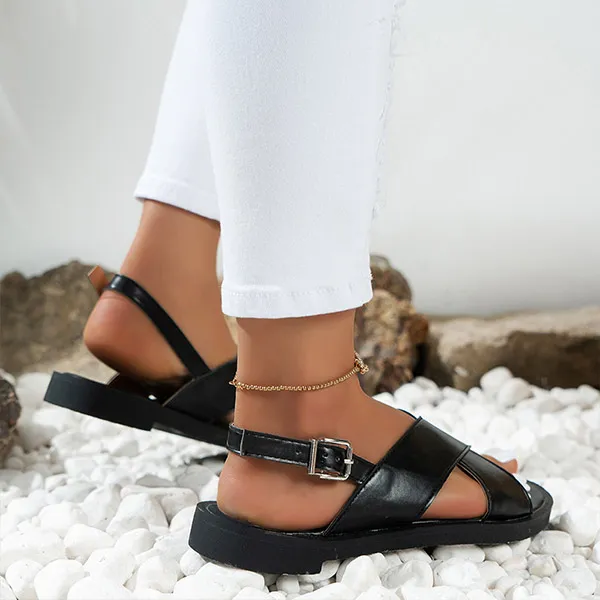 Moderne Sandalen aus Kunstleder mit Offener Zehenpartie und Überkreuzten Nähten