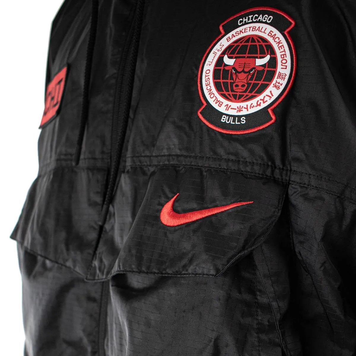 Nike Chicago Bulls NBA Courtside Lightweight Jacke CN0086-010 - schwarz-rot